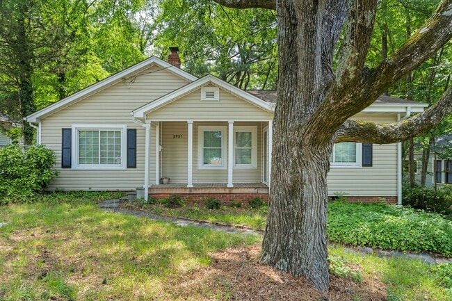 Applications Pending: 3bd/1ba Home Near Durham's Lakewood Neighborhood! - Applications Pending: 3bd/1ba Home Near Durham's Lakewood Neighborhood!