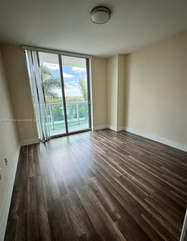 Foto del edificio - 2681 N Flamingo Rd