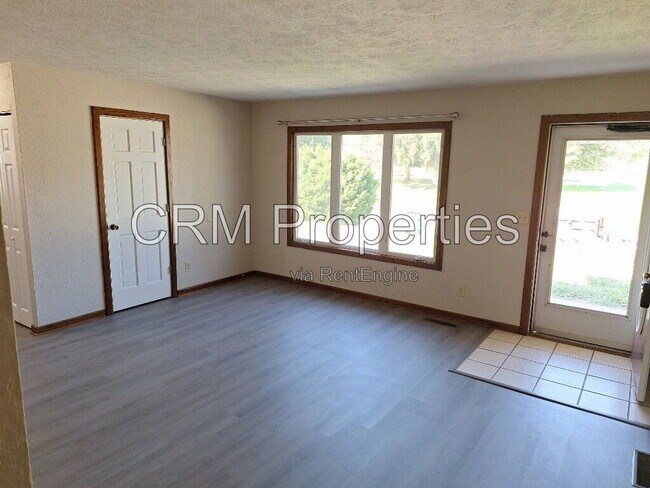 Foto del edificio - 5800 Mendota Dr