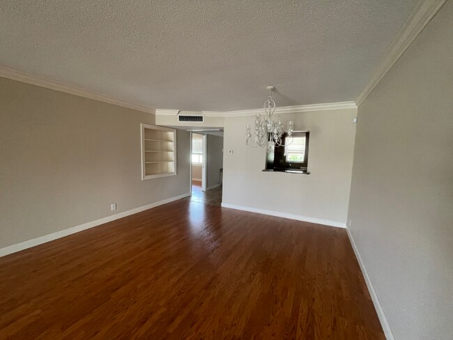 Building Photo - 415 US-1