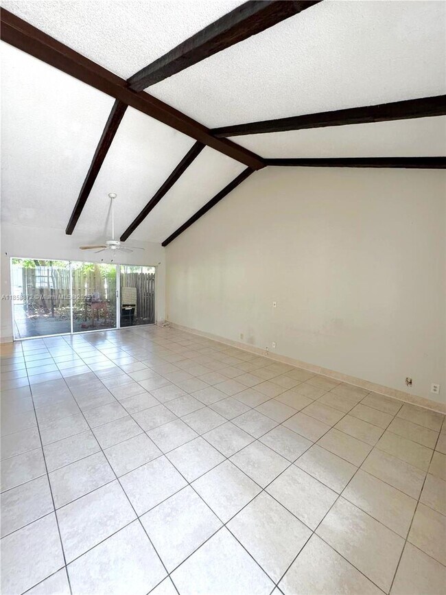 Foto del edificio - 7205 W Sunrise Blvd