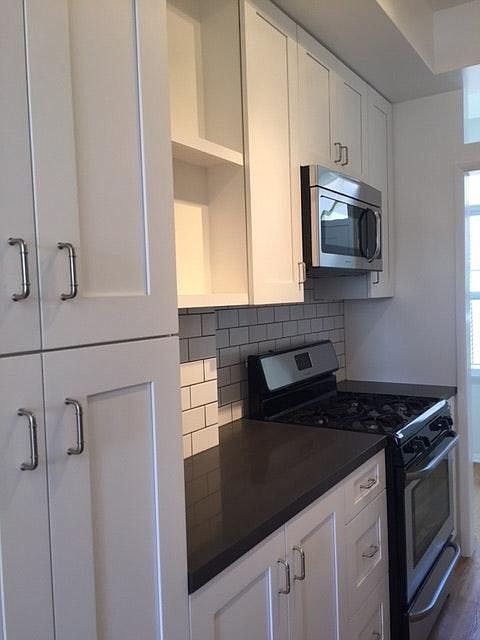 Building Photo - 1010 S La Jolla Ave