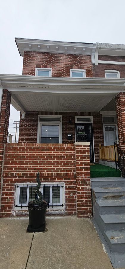 Building Photo - 2100 Cliftwood Ave