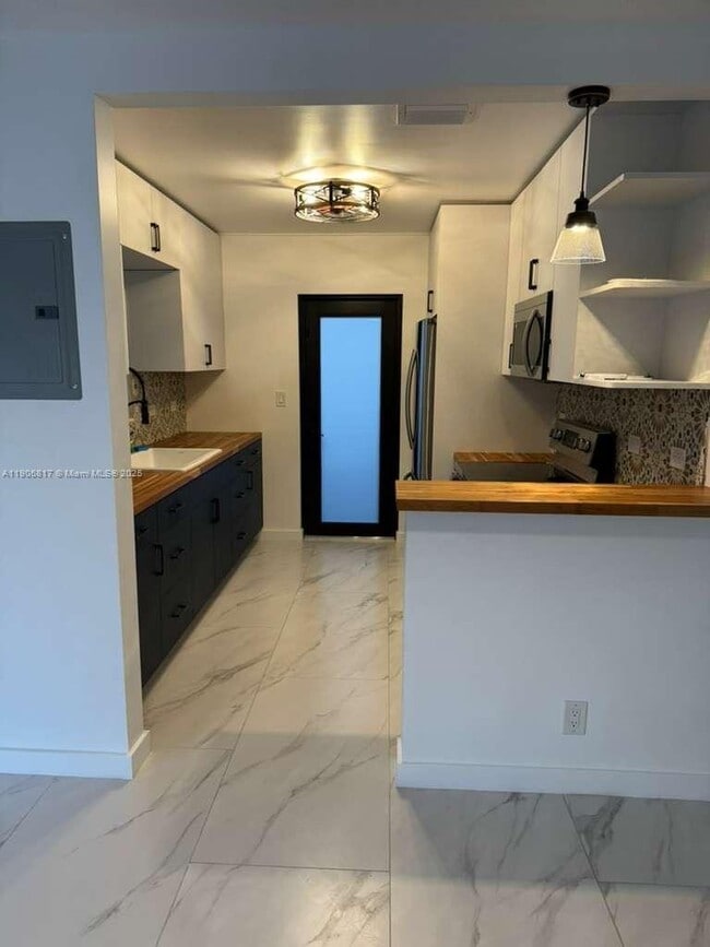 Foto del edificio - 117 NE 2nd Terrace