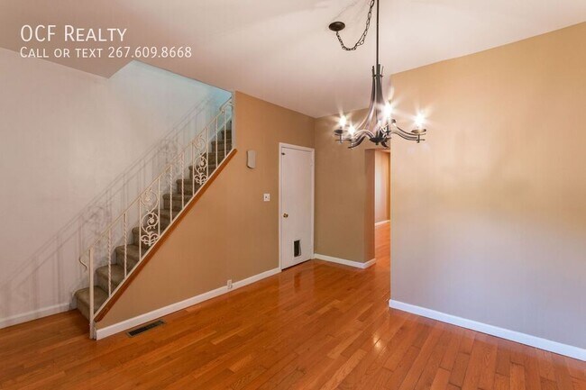 Building Photo - 4651 Sheldon St