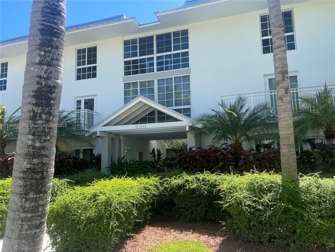 290 Sunrise Dr Unit 2C  
