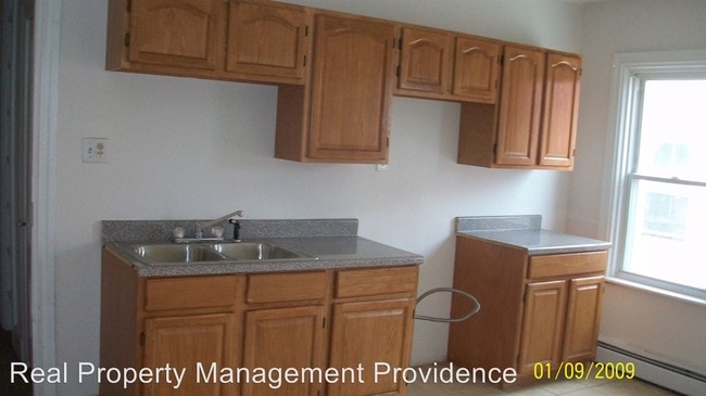 Building Photo - 487 Chalkstone Ave