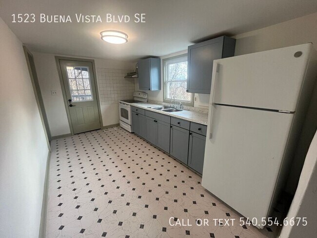 Building Photo - 1523 Buena Vista Blvd SE