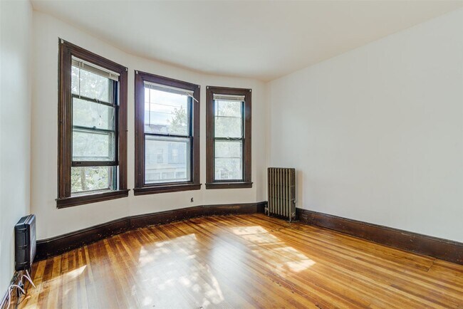 Foto del edificio - 140 Clinton Ave