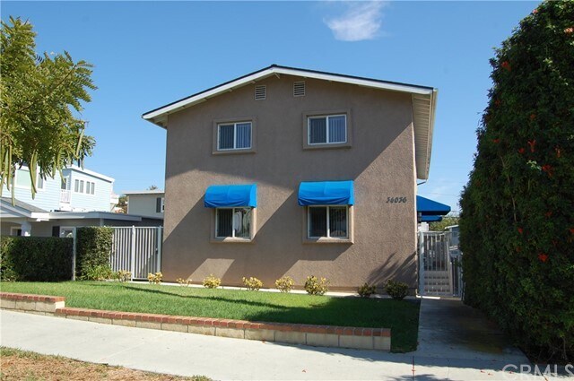 Primary Photo - 34036 Street of the Amber Lantern