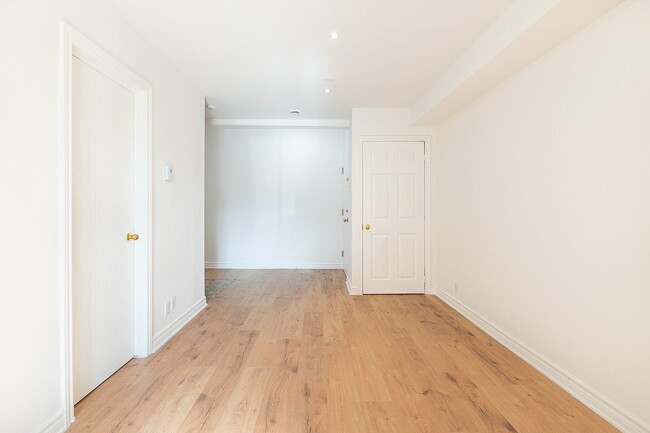 Photo du bâtiment - 2042 Rue Saint-Antoine O