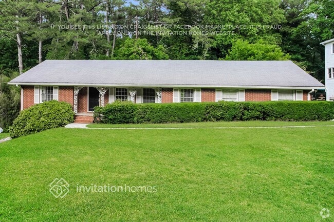 Building Photo - 1599 Knob Hill Dr NE