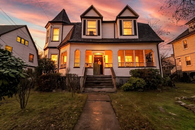 Building Photo - 467 Fairview Ave