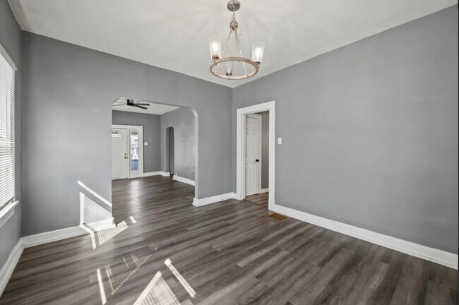 Photo - 409 N Temple Ave House