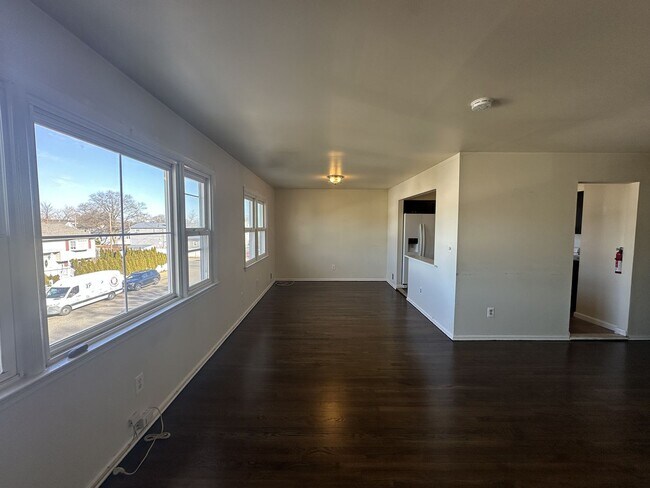 Foto del edificio - 12 Lincoln Ave