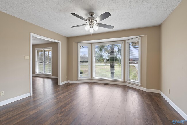 Building Photo - 15153 New Cut Rd