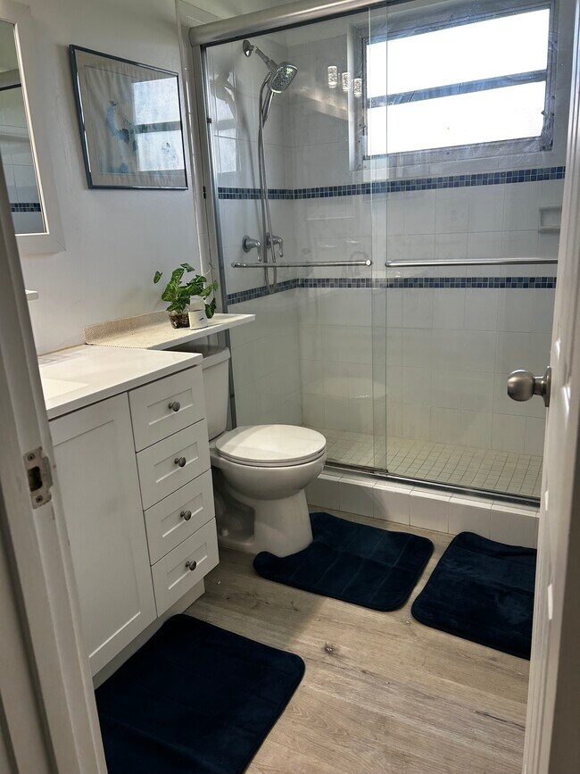 Baño de invitados - 5059 Live Oak Cir
