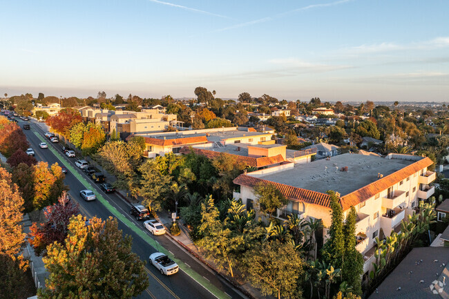 Context - Ocean Park Apartments