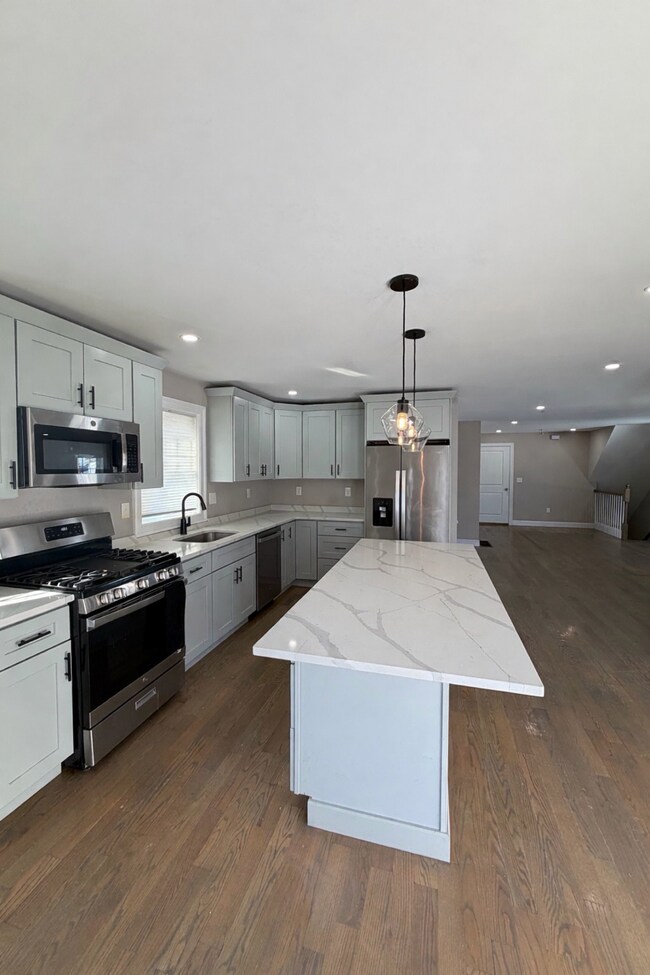 Building Photo - 67 Keayne St