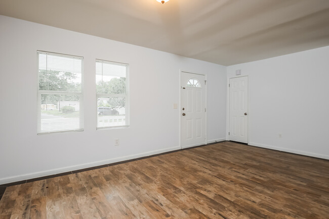 Foto del edificio - Wonderful 3 Bedroom in North Charleston!