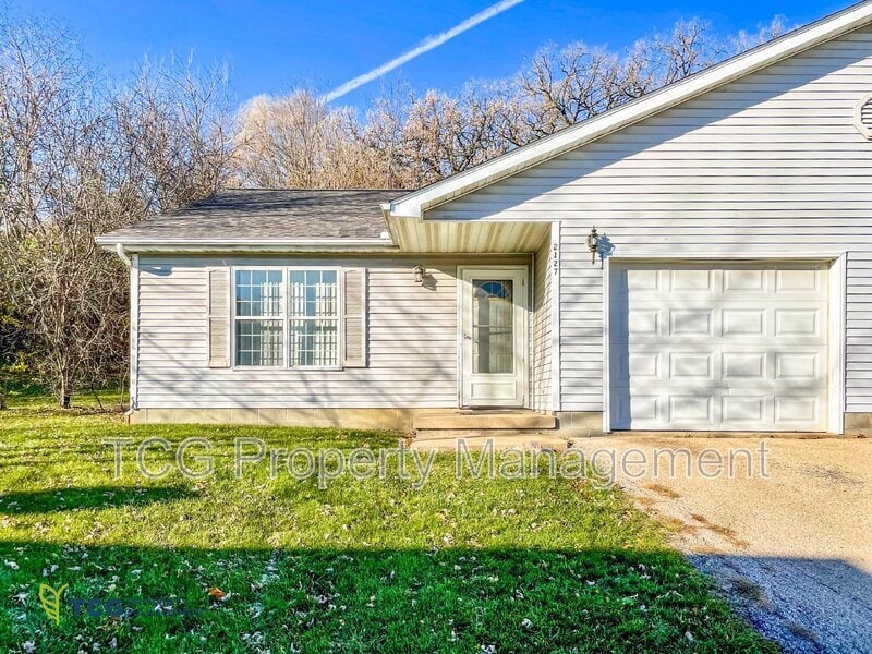 Primary Photo - 2127 Fox Hill Ln