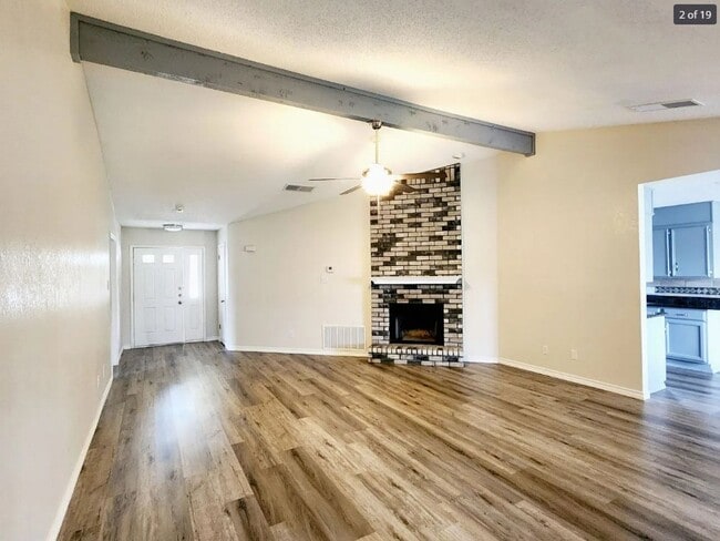 Foto del edificio - COMING SOON!! 3 Bed 1 Bath