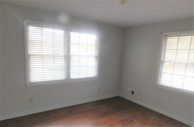 Foto del edificio - 2117 Apple Valley Rd