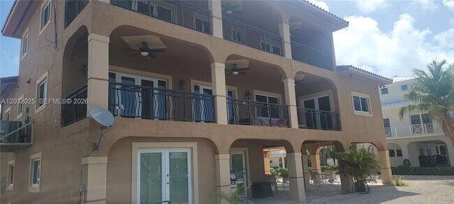 Foto del edificio - 51 W Plaza Del Lago
