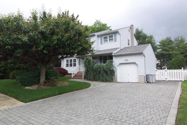 Building Photo - 1210 Tuxedo Pl