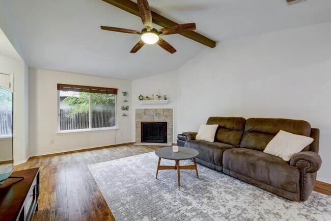 Building Photo - 6002 Baton Rouge Dr