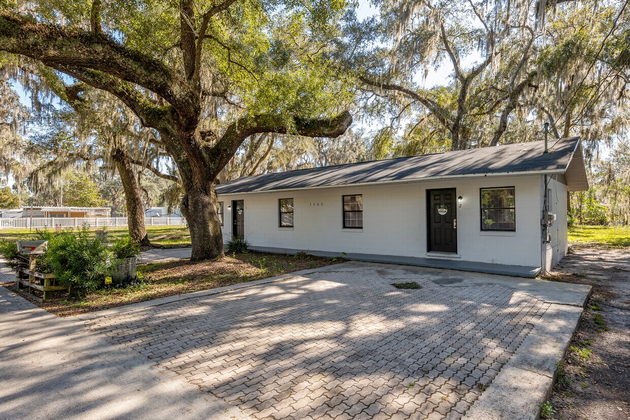 Foto principal - 5600 NE 32nd St