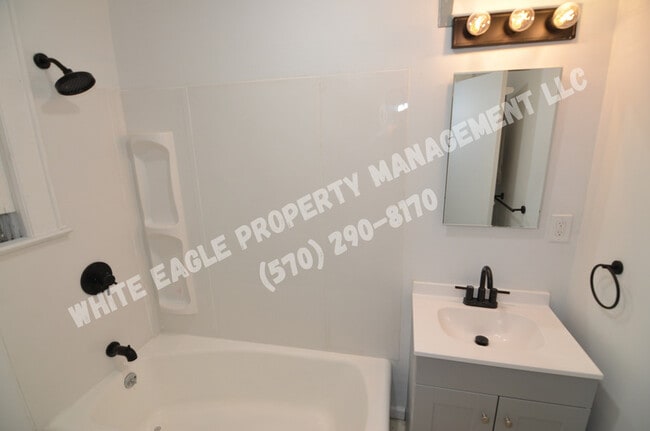 Photo - 12 Lake St Apartment