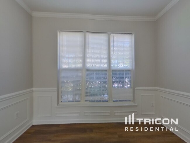 Foto del edificio - 2437 Carmathen Rd