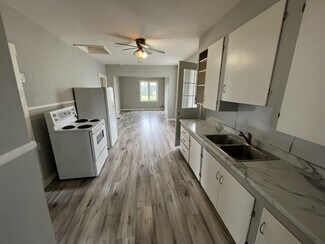 Building Photo - 11123 Rue Principale