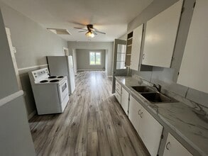 Building Photo - 11123 Rue Principale