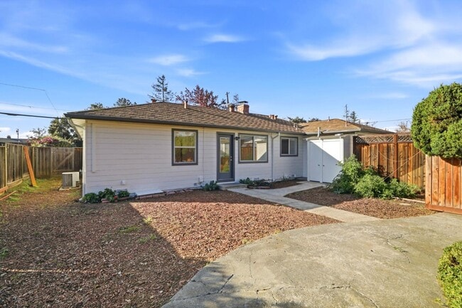 Building Photo - 440 N Milton Ave