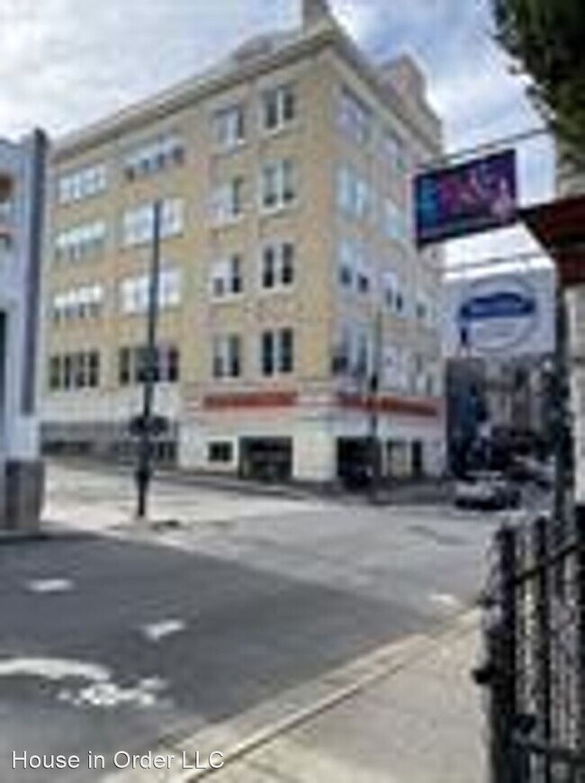 Building Photo - 1 br, 1 bath House - 59 College Street Uni...