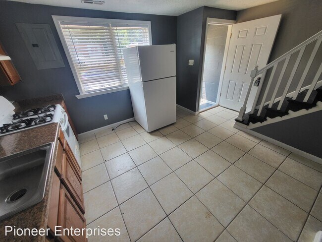 Building Photo - 3 br, 1 bath House - 352 Bigley Ave