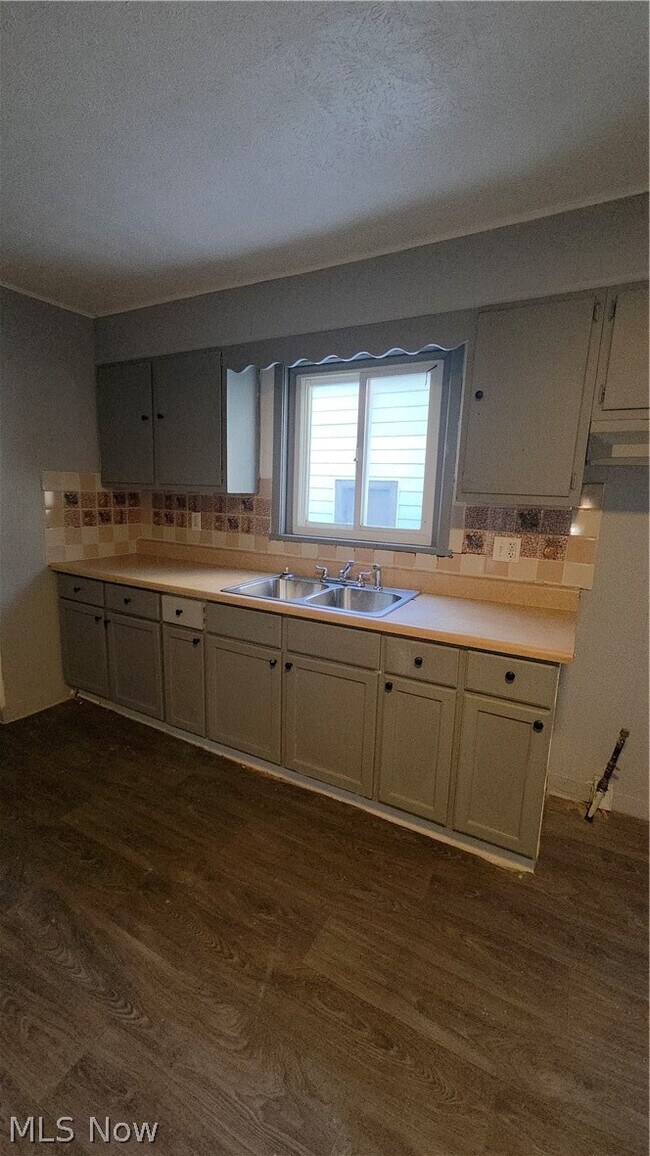 Building Photo - 7209 Park Ave