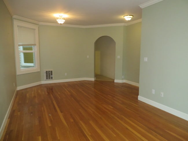 Building Photo - 308 Presidio Ave