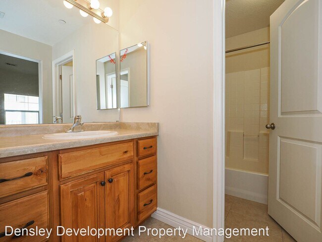 Building Photo - 3 br, 2 bath House - 5003 Calton Lane #110