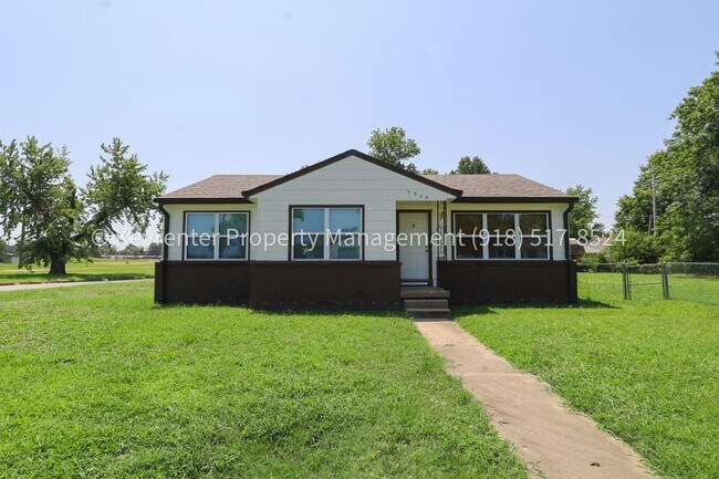 Foto del edificio - 9344 E 3rd Pl
