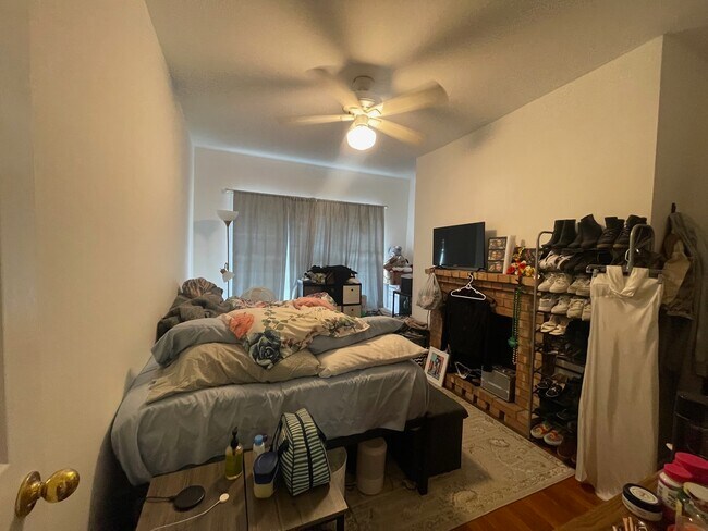 Foto del edificio - 677.5 W Wrightwood Ave