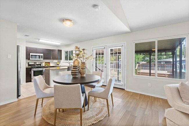 Foto del edificio - 13201 Bourbon St