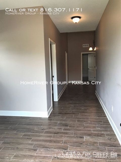 Foto del edificio - 12359 NW Foxcreek Dr