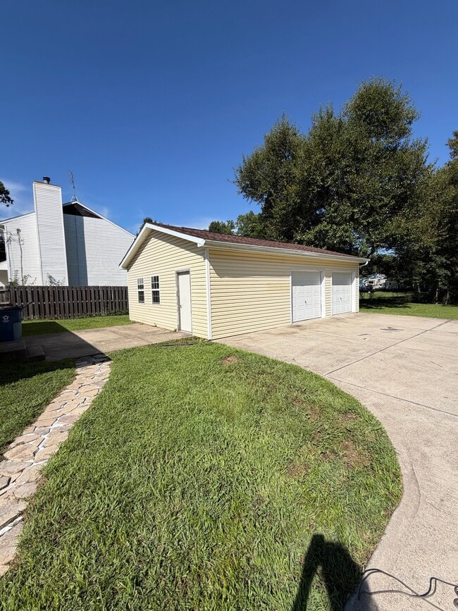 Building Photo - 250 Amelia-Olive Branch Rd