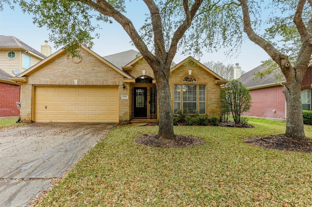 Foto principal - 2326 Standing Oak Ln