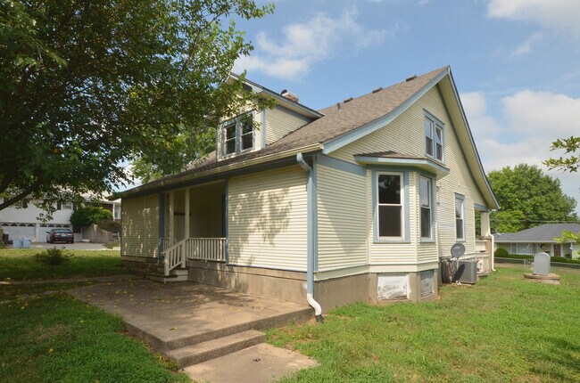 Foto del edificio - Beautiful Historic 3 Bedroom, 2 bath Home ...