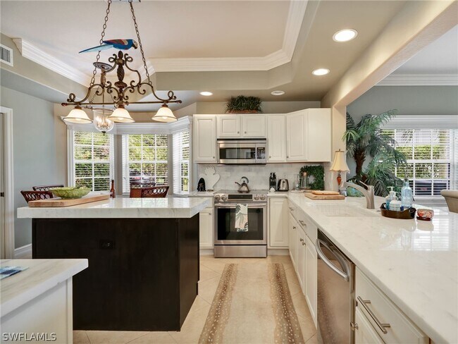 Building Photo - 8138 Saratoga Dr