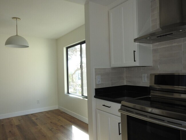 Foto del edificio - Lovely 2 bed 2bath with Stunning Views